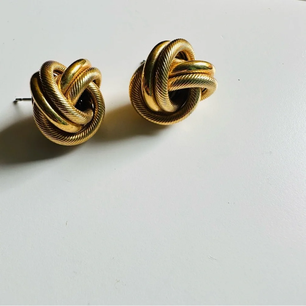 Vintage Knot Pierced Earrings